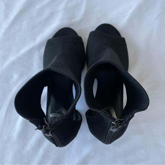 Report Tarragon Peep Toe Perforated Ankle Women’s Bootie Size 6.5 - Picture 4 of 10